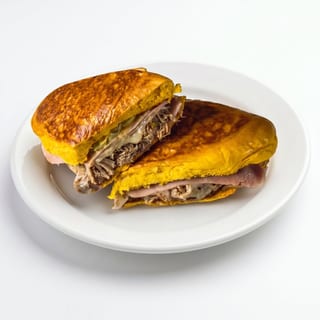 Medianoche Sandwich